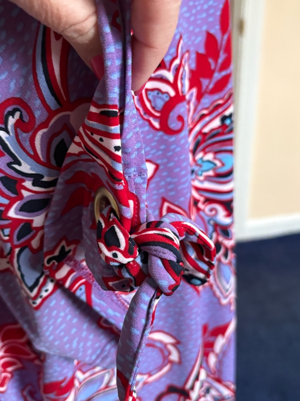Liz Claiborne Lavender V‑Neck Tunic with Red and Blue Paisley - Picture 3 of 4